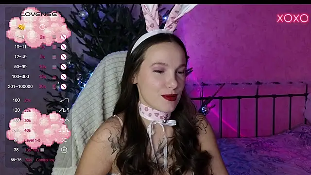 Snapshot of lil_luna_x chatting on December 24, 2024, 5:13 pm lil luna x online show from December 24, 2024, 5:13 pm