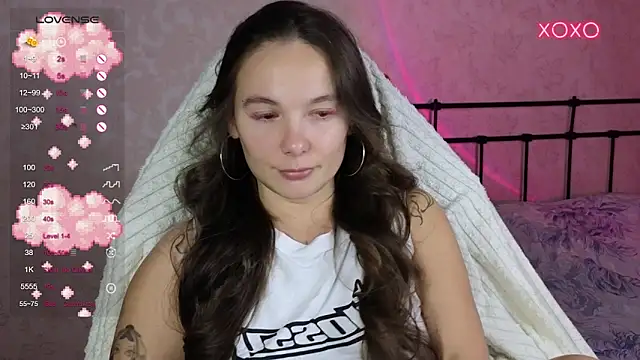 Snapshot of lil_luna_x chatting on October 3, 2025, 7:26 pm lil luna x online show from October 3, 2025, 7:26 pm