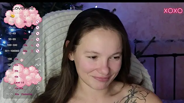 Snapshot of lil_luna_x chatting on December 23, 2024, 5:00 pm lil luna x online show from December 23, 2024, 5:00 pm