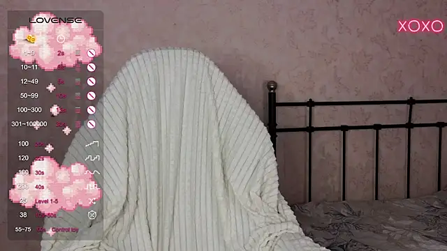 Snapshot of lil_luna_x chatting on February 16, 2025, 12:54 pm lil luna x online show from February 16, 2025, 12:54 pm