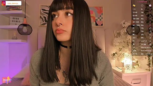 cute  cherry  online show from December 1, 2025, 3:07 am