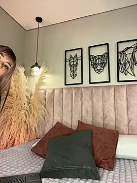 cute  cherry  online show from September 16, 2025, 9:27 pm