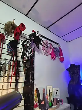 mal x online show from April 11, 2026, 6:21 am