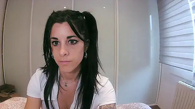 secretoeternoo online show from April 11, 2026, 4:54 pm