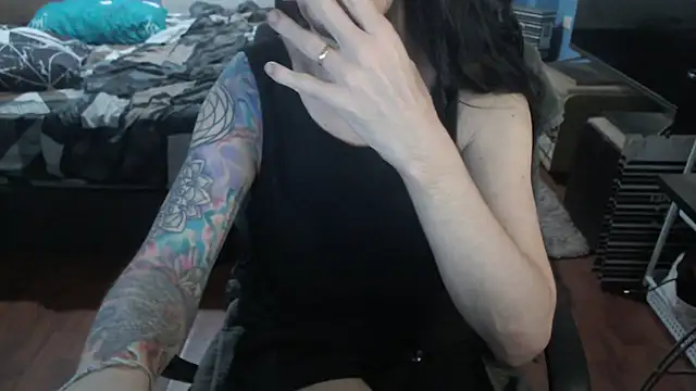 VenusX online show from April 13, 2026, 4:27 am