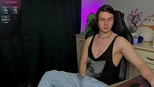 Vincent Strong online show from October 25, 2025, 8:35 am