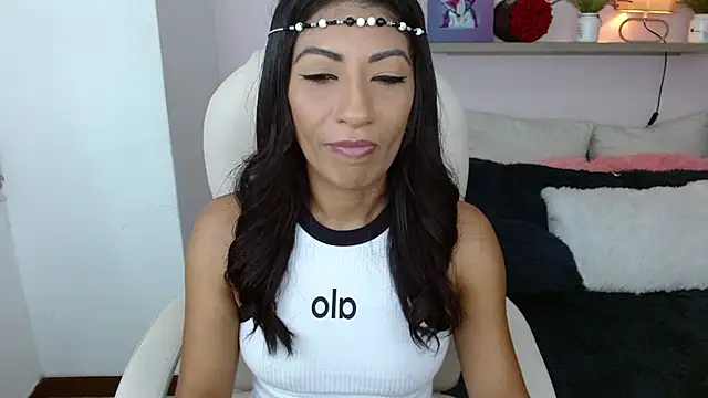 sofia perez    online show from March 17, 2025, 10:29 pm