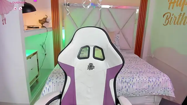 Happy tits online show from March 19, 2025, 11:28 am