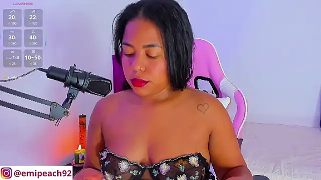 samanthaabloom online show from November 26, 2025, 12:32 am