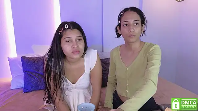 hot little bunny online show from November 9, 2025, 9:41 pm