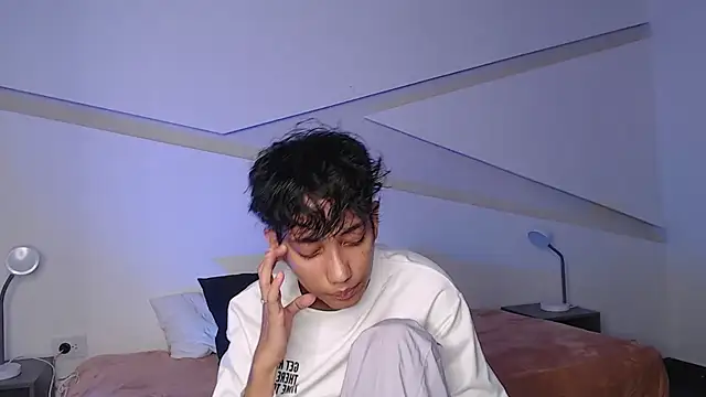 hot little bunny online show from February 28, 2025, 9:12 pm