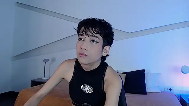 hot little bunny online show from February 19, 2025, 8:31 pm