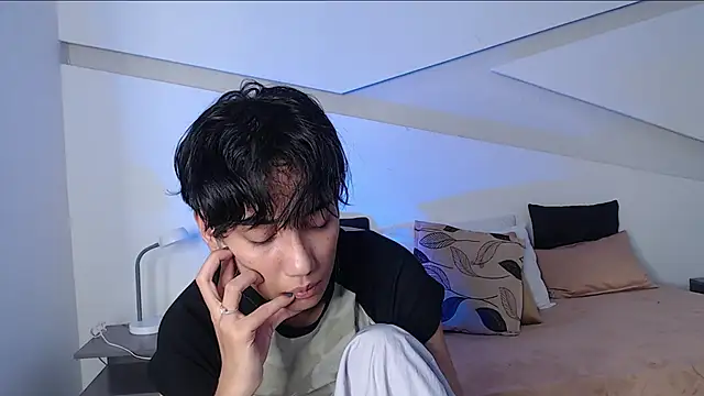 hot little bunny online show from March 19, 2025, 9:27 pm