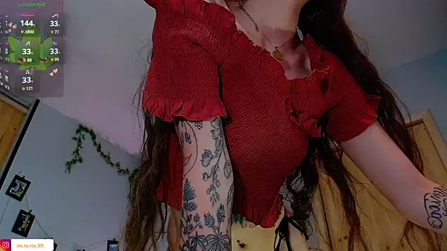 VickyJackson  online show from October 28, 2025, 5:56 pm