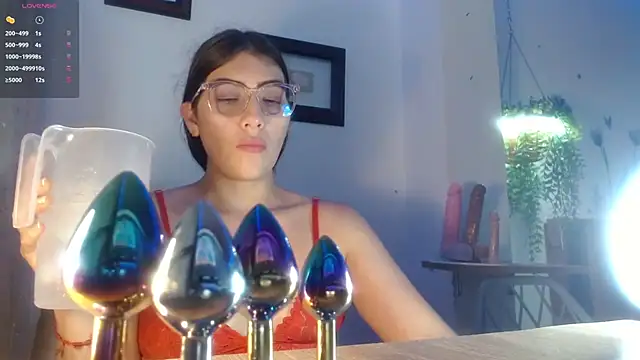 DaMikaela  online show from September 30, 2025, 6:47 pm