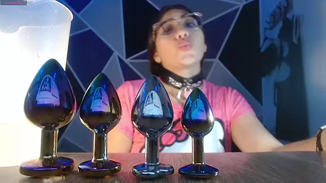 DaMikaela  online show from September 12, 2025, 6:40 pm