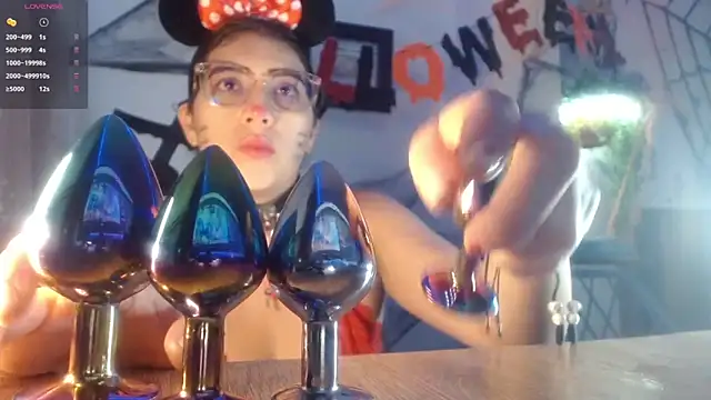 DaMikaela  online show from October 8, 2025, 7:03 pm