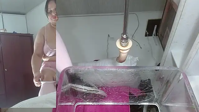 sammyEvans   online show from October 18, 2025, 2:24 am