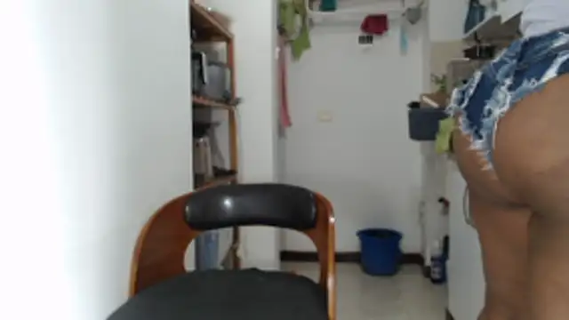 LiraRusso online show from April 10, 2026, 9:22 pm