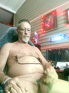 Snapshot of Daddysthick chatting on February 19, 2025, 2:33 am Daddysthick online show from February 19, 2025, 2:33 am