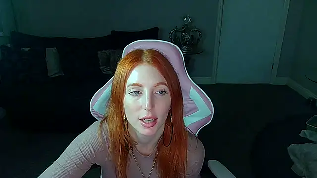 Snapshot of Red_firesquirt chatting on January 22, 2025, 2:03 pm Red firesquirt online show from January 22, 2025, 2:03 pm