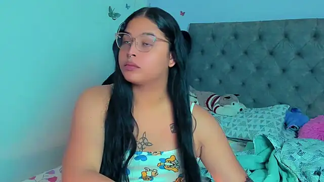 mabellfox online show from March 6, 2025, 4:38 pm