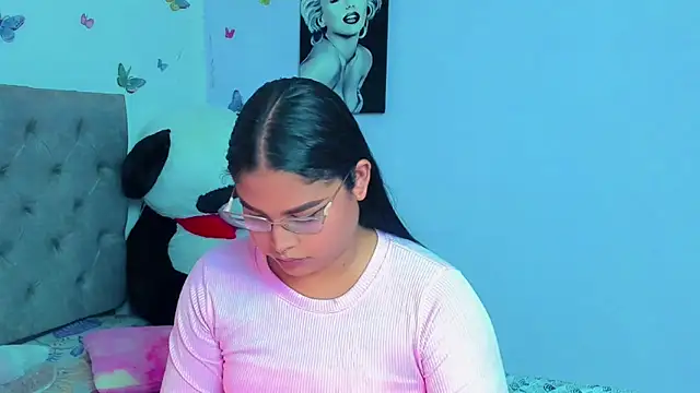 mabellfox online show from February 13, 2025, 6:26 pm