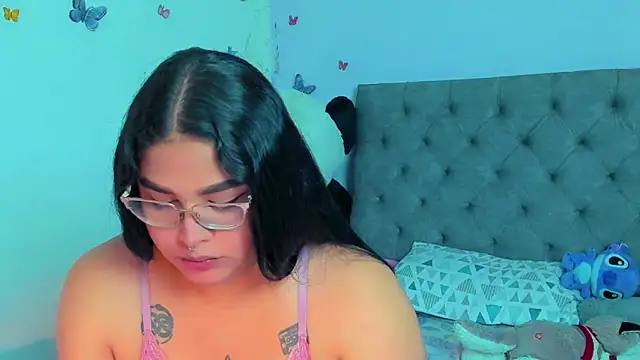 mabellfox online show from March 14, 2025, 7:01 pm