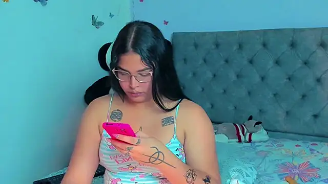 mabellfox online show from March 4, 2025, 5:56 pm