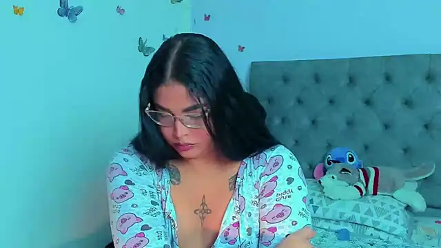 mabellfox online show from March 11, 2025, 8:31 pm