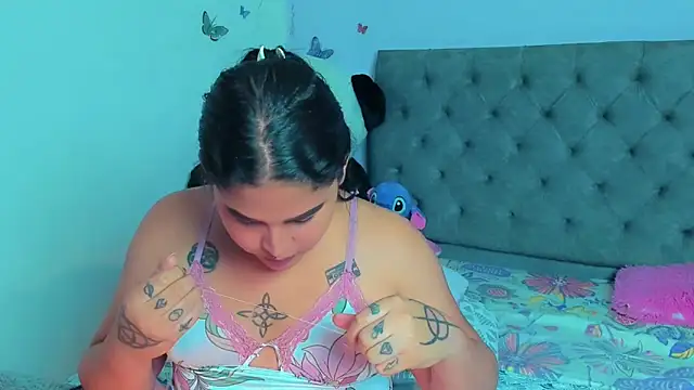 mabellfox online show from February 26, 2025, 11:41 pm