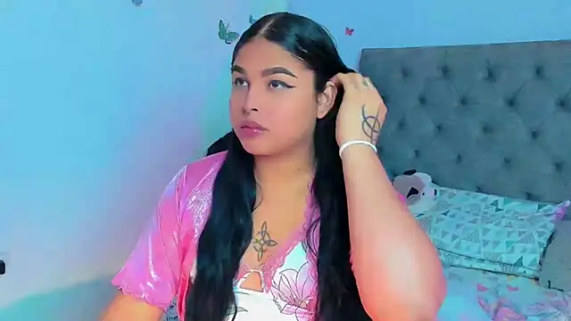 mabellfox online show from February 26, 2025, 4:49 pm