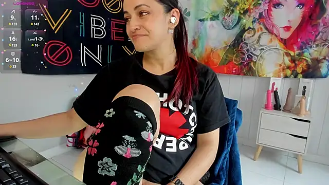 Snapshot of LovelyAzucena chatting on March 13, 2025, 6:01 pm LovelyAzucena online show from March 13, 2025, 6:01 pm