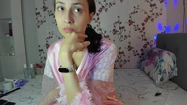 Alisagold90 online show from September 25, 2025, 7:25 am