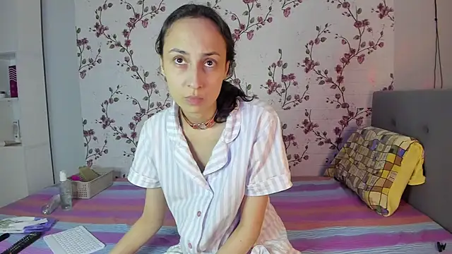 Alisagold90 online show from September 27, 2025, 1:28 pm