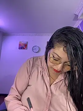 MiiaaJoness online show from December 4, 2025, 3:00 pm