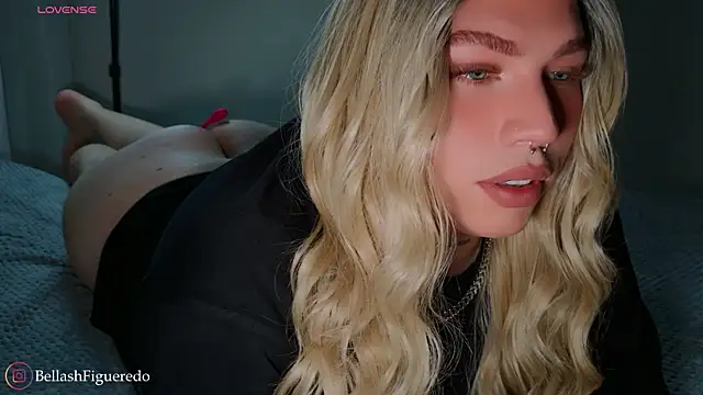 IsabellaFigueredo   online show from November 18, 2025, 12:37 am