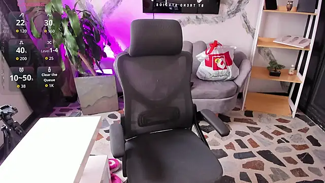 Snapshot of CelesteBrucee chatting on February 21, 2026, 9:28 pm CelesteBrucee online show from February 21, 2026, 9:28 pm