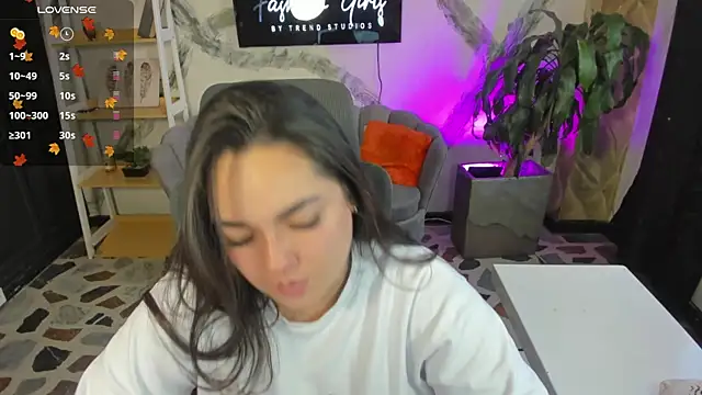 Snapshot of CelesteBrucee chatting on February 24, 2026, 10:43 pm CelesteBrucee online show from February 24, 2026, 10:43 pm