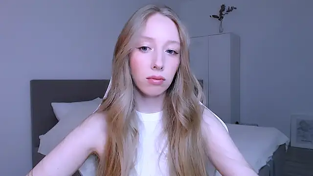 Luna insniity online show from December 15, 2025, 8:36 pm