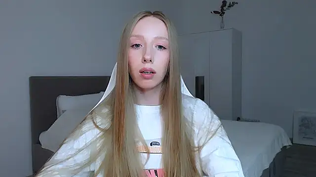 Luna insniity online show from October 12, 2025, 8:54 pm