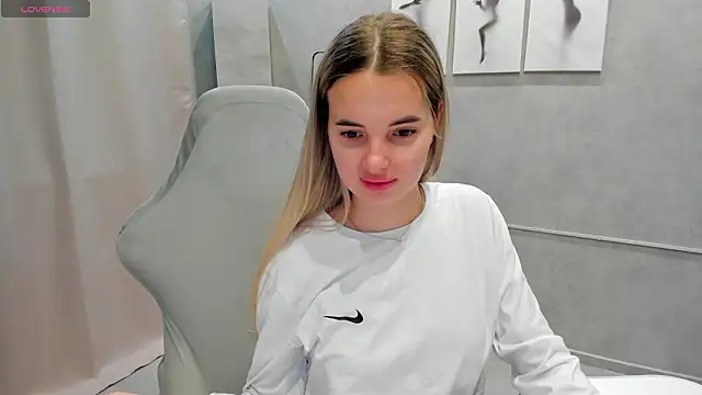 Donna Evans online show from March 12, 2026, 11:31 pm