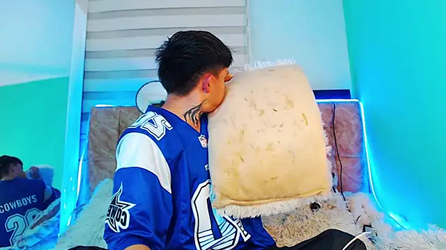 Snapshot of _justinmoon2 chatting on March 16, 2025, 4:30 am justinmoon2 online show from March 16, 2025, 4:30 am