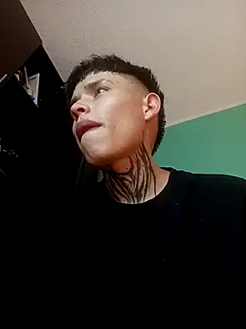 Snapshot of _justinmoon2 chatting on February 8, 2025, 7:59 am justinmoon2 online show from February 8, 2025, 7:59 am