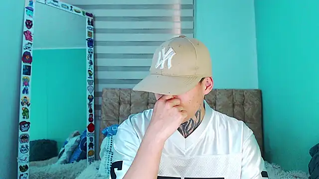 Snapshot of _justinmoon2 chatting on December 3, 2025, 7:13 pm justinmoon2 online show from December 3, 2025, 7:13 pm