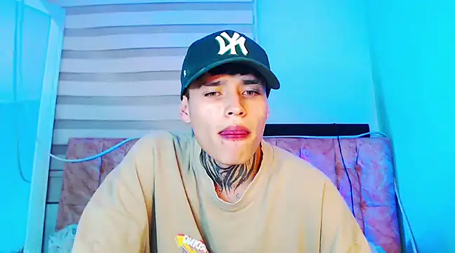 Snapshot of _justinmoon2 chatting on March 19, 2025, 8:45 am justinmoon2 online show from March 19, 2025, 8:45 am