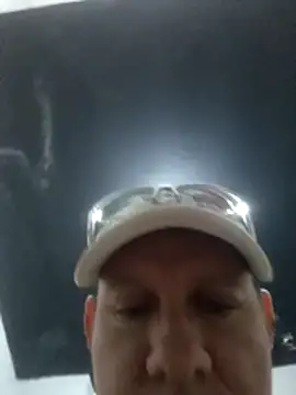 Snapshot of will1980 chatting on December 22, 2025, 11:54 am will1980 online show from December 22, 2025, 11:54 am