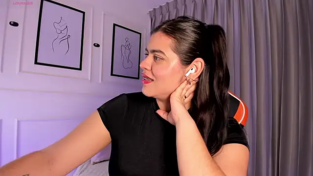 Snapshot of veronica185 chatting on January 14, 2026, 3:43 am veronica185 online show from January 14, 2026, 3:43 am