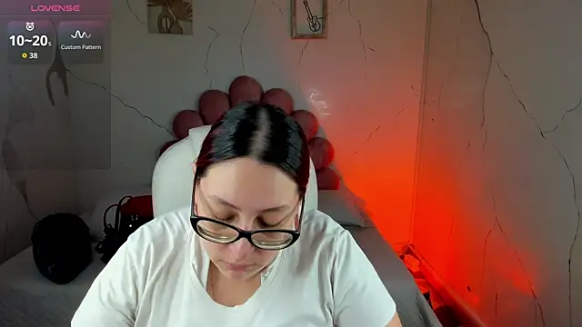 NiickyJones online show from February 11, 2026, 10:42 pm