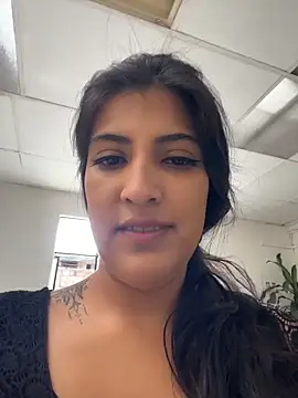 Snapshot of azahar__ziiz chatting on February 4, 2026, 4:24 pm azahar ziiz online show from February 4, 2026, 4:24 pm